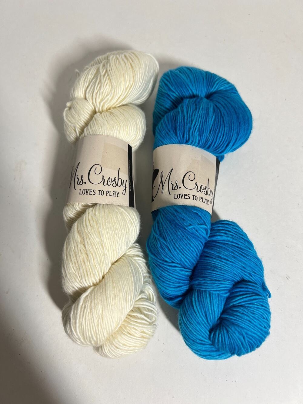 Mrs. Crosby Loves to Play Satchel Yarn Lot 2 Merino Wool Fingering Cream Blue